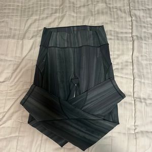 Lulu lemon size 6 leggings